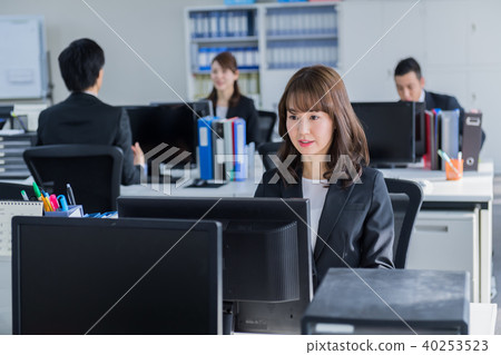 Business woman, office, personal computer 40253523