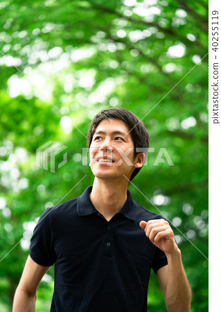 Men jogging 40255119