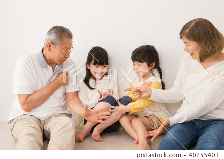 Senior grandchild family family image Senior grandchild family family image 40255401