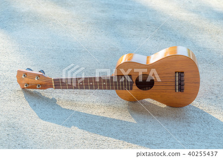 ukulele ukulele 40255437