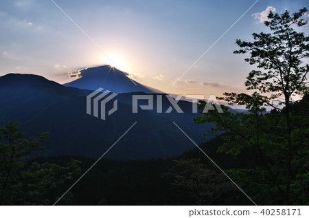 雲上的鑽石富士（佐野葵） 40258171