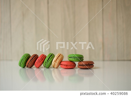 Colorful macaroons or macaron Colorful macaroons or macaron 40259086