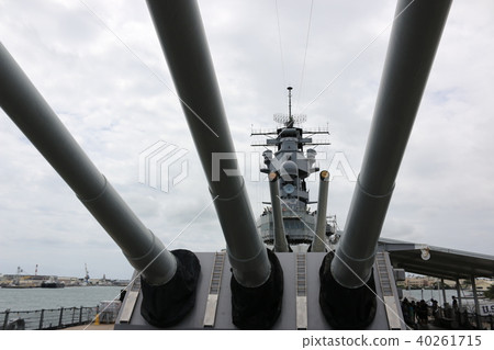 Battleship Missouri Main Cannon Battleship Missouri Main Cannon 40261715