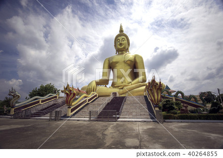 Angthong省Wat Muang的泰國最大的金色大佛 Angthong省Wat Muang的泰國最大的金色大佛 40264855