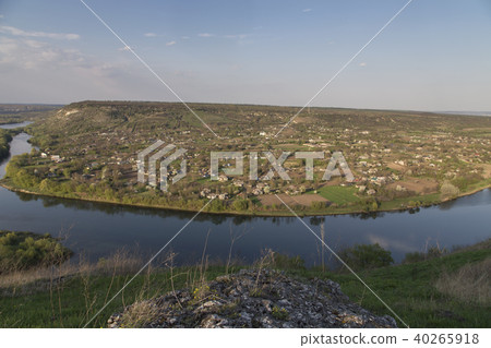 Beautiful view of the river. 40265918