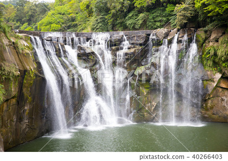 瀑布 40266403