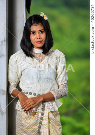 Woman with Thai Traditional Dress King Rama 5 Woman with Thai Traditional Dress King Rama 5 40266754