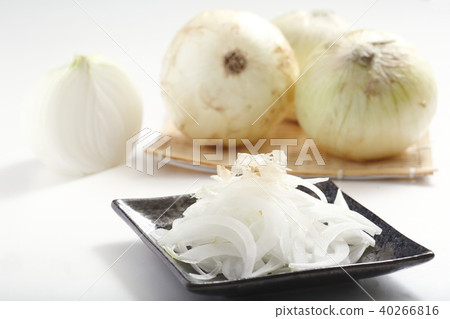 Fresh onion and onion salad Fresh onion and onion salad 40266816