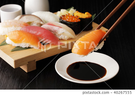sushi  40267555