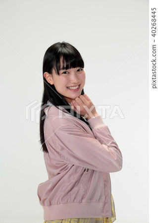 smiling young woman portrait 40268445