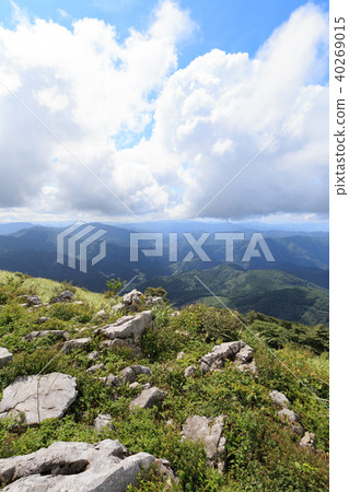Genji Getauma-Karst terrace where old houses mistaken countless white limestone as white horse-Shikoku karst 40269015