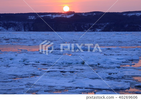 Abashiri冰川旅遊破冰船在Orora的日落巡航看見的冰川 40269606