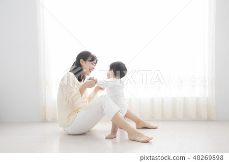 步行蹣跚 40269898