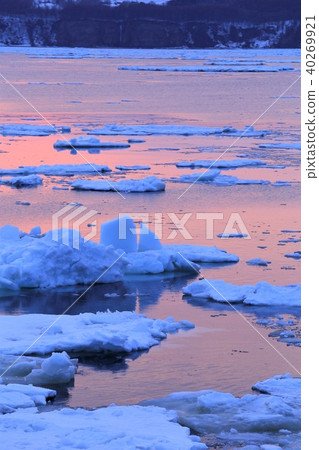 Abashiri Ice floe tourist icebreaker Ice floe seen on a sunset cruise from Orora 40269921