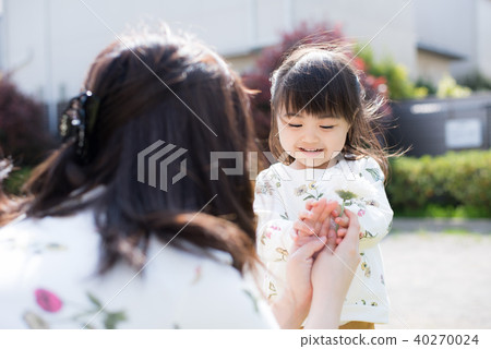 在公園玩 在公園玩 40270024