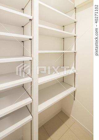 Housing storage 40271102