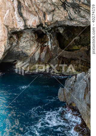 At the entrance to Neptune's cave, Sardinia 40274159
