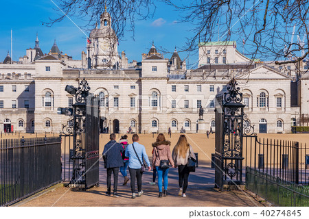 St James's Park entrance in London 40274845