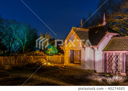 Night view of Ducks Cottage 40274885