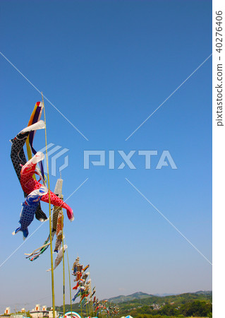 Carp streamer on the riverbed of the Yoshino River / Gojo, Goto, Nara Prefecture Carp streamer on the riverbed of the Yoshino River / Gojo, Goto, Nara Prefecture 40276406