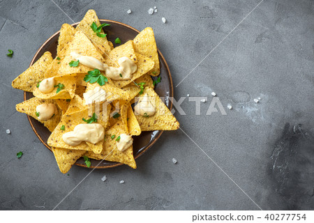Nachos chips and cheese 40277754