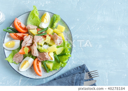 Nicoise Tuna Salad 40278184