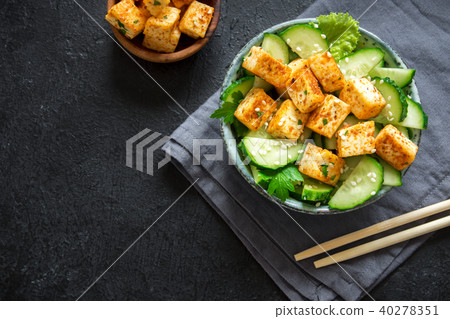 Tofu Cucumber Salad 40278351