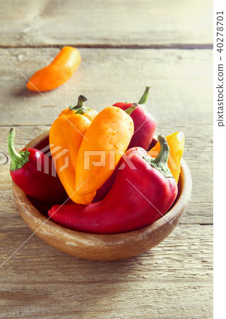 organic bell peppers 40278701