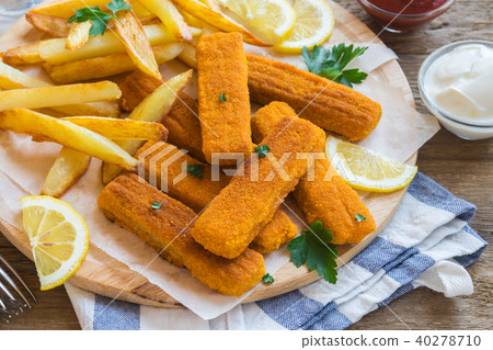 Fried Fish Sticks with French Fries Fried Fish Sticks with French Fries 40278710