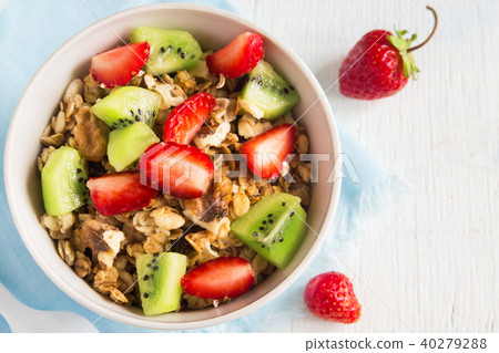 Homemade granola with fruits Homemade granola with fruits 40279288