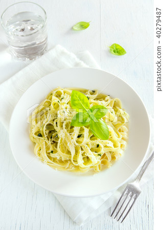 Tagliatelle pasta with pesto sauce 40279487