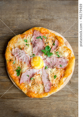 Pizza Carbonara 40279489