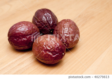 passion fruit passion fruit 40279813