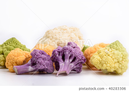 Inflorescence of cauliflower isolated on white background 40283306