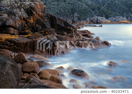 Sleepy Bay in Freycinet National Park Sleepy Bay in Freycinet National Park 40283471