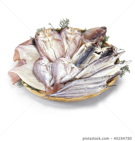 Dried fish (Suzumeka, Japanese omelet, sweet potato, true horse mackerel, dried fish) 40284780