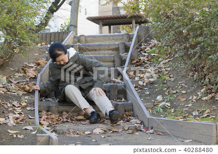Elderly people who fell on the stairs, outdoors Elderly people who fell on the stairs, outdoors 40288480
