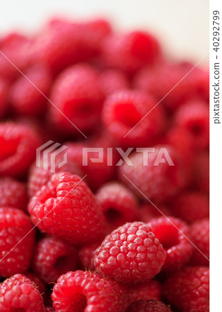 Ripe raspberries macro. Selective focus. Fruit 40292799