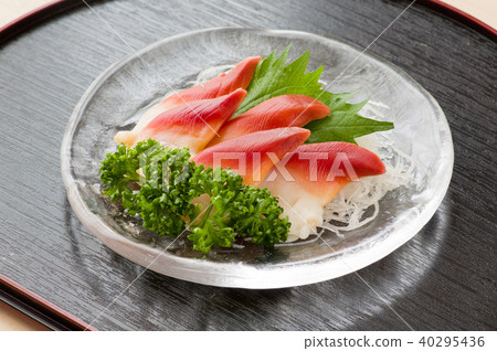 煮沸的海鯛生魚片 煮沸的海鯛生魚片 40295436