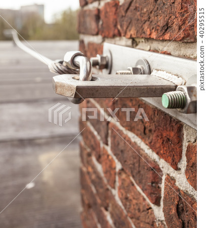 safety cable on the roof 40295515