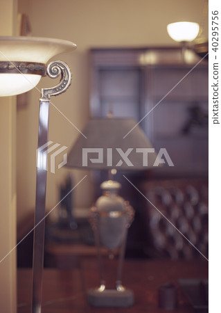 Vintage lamp in the old interior Vintage lamp in the old interior 40295756