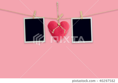 Blank instant photos and red heart hanging pastel 40297582