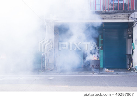 空氣汙染/燒金紙 40297807