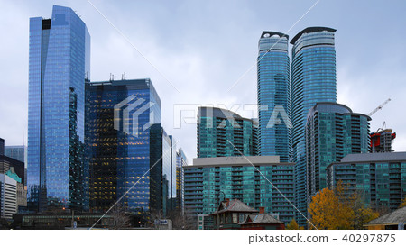 Night scene of Toronto downtown 40297875