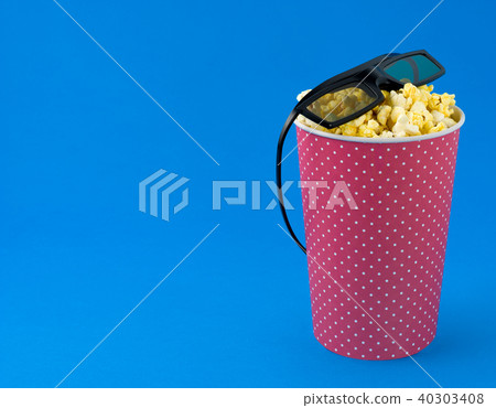 Popcorn blue background 40303408