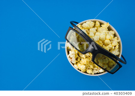 Popcorn blue background 40303409