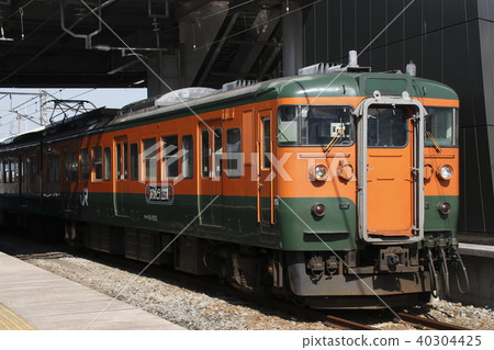 高崎地區115系列列車（帶退休裝修的年末） 40304425
