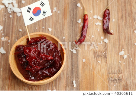 Korean red chili sauce - kochujang Korean red chili sauce - kochujang 40305611