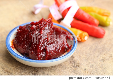 Korean red chili sauce - kochujang Korean red chili sauce - kochujang 40305631