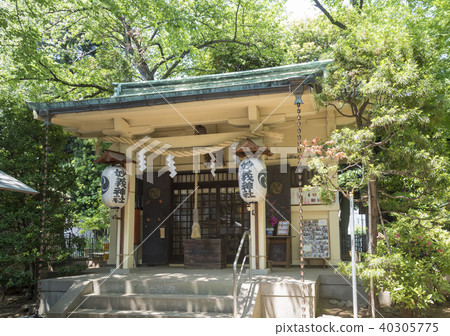 Tokyo Komagome Myoyoshi Shrine's worship hall (Toshima Ward) Tokyo Komagome Myoyoshi Shrine's worship hall (Toshima Ward) 40305775